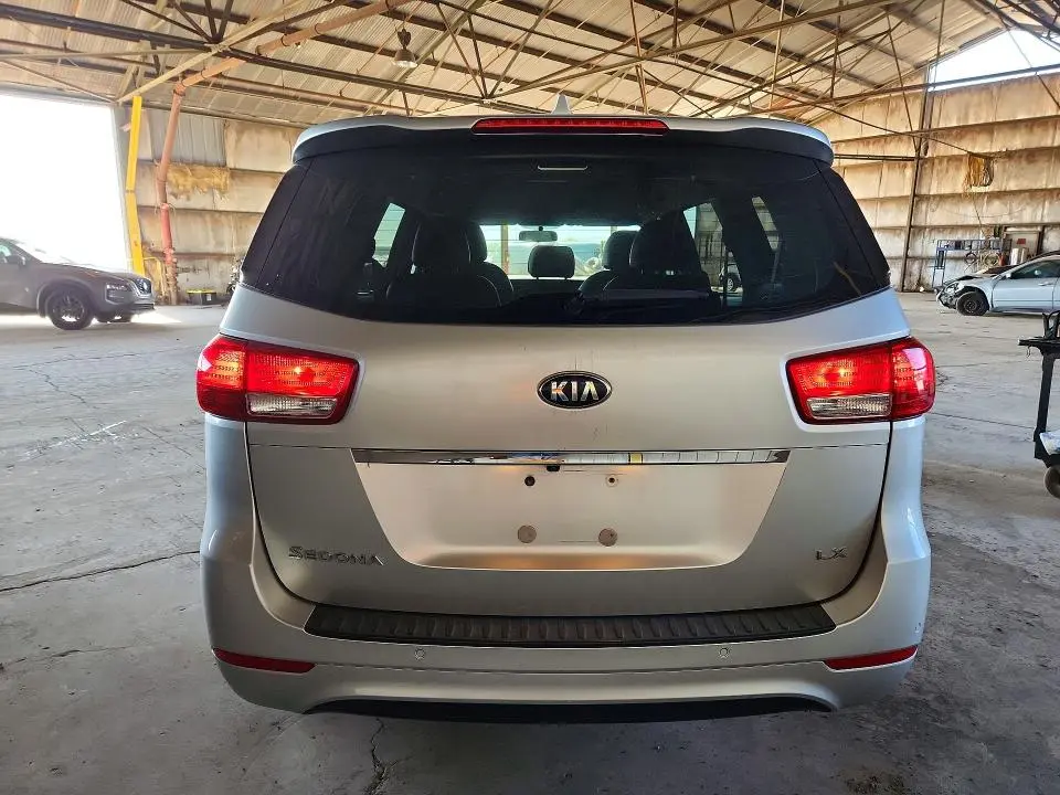 2017 KIA SEDONA LX  