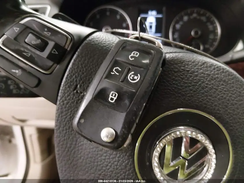 2013 VOLKSWAGEN PASSAT 3.6L V6 SEL PREMIUM