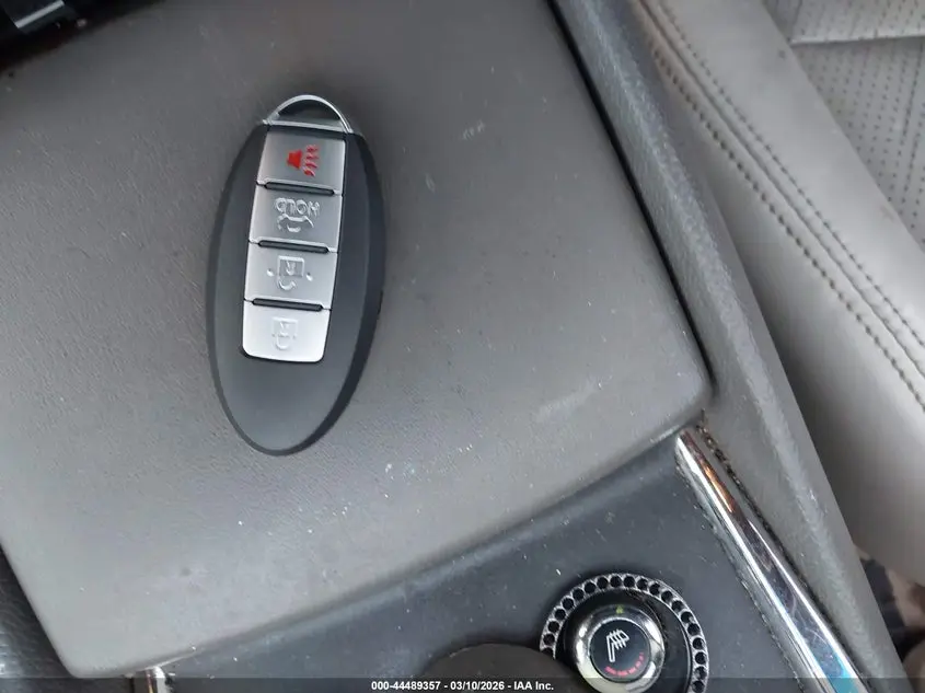 2010 INFINITI G37 JOURNEY