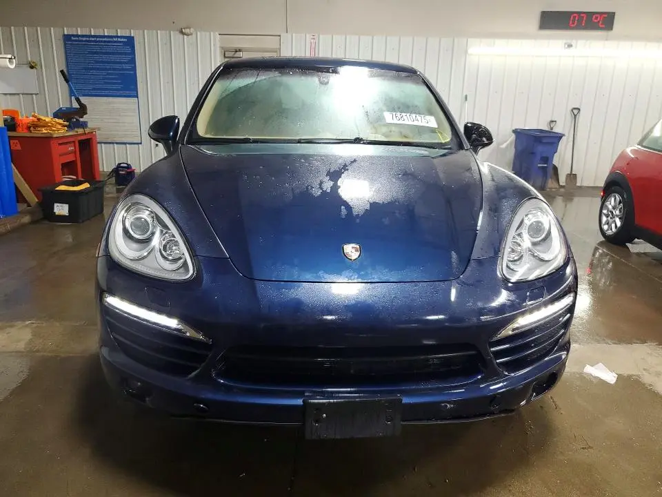 2013 PORSCHE CAYENNE   