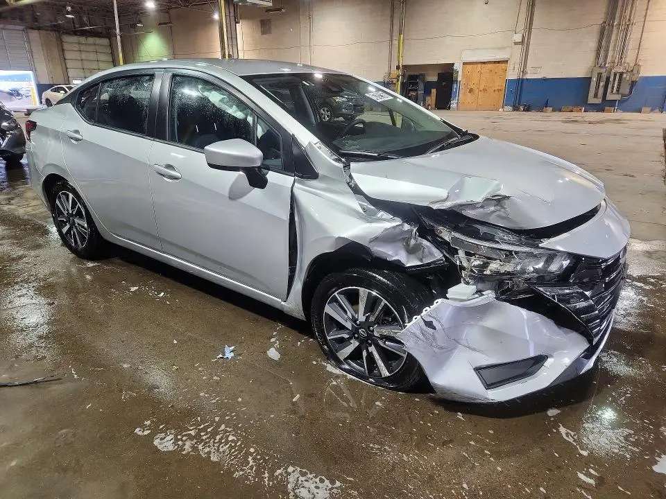 2025 NISSAN VERSA SV  