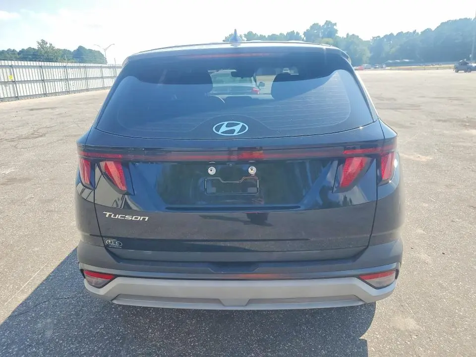 2025 HYUNDAI TUCSON SE  