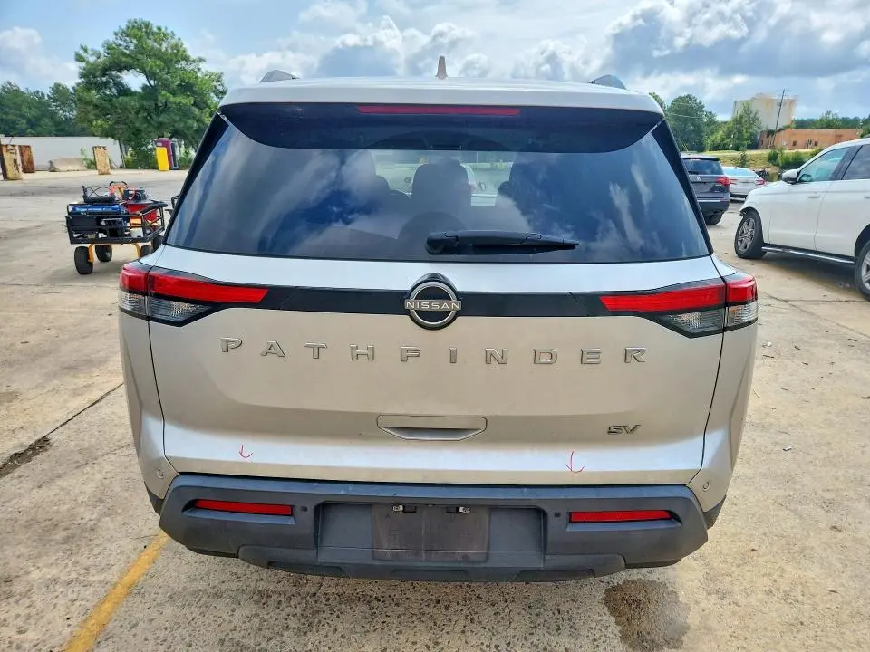 2024 NISSAN PATHFINDER SV  