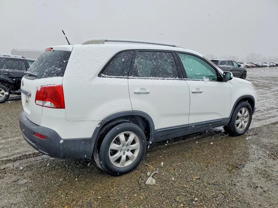 2012 KIA SORENTO BASE  