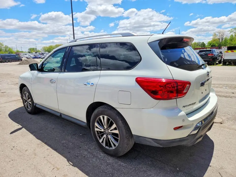 2017 NISSAN PATHFINDER SL  