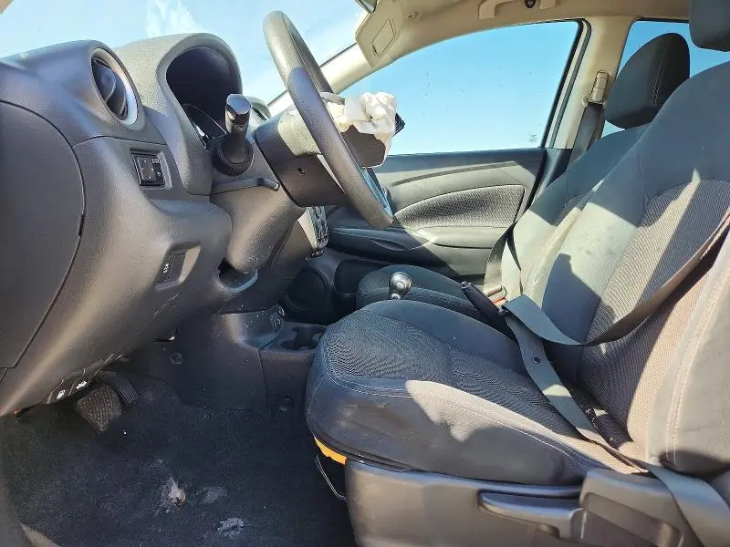 2019 NISSAN VERSA SV  