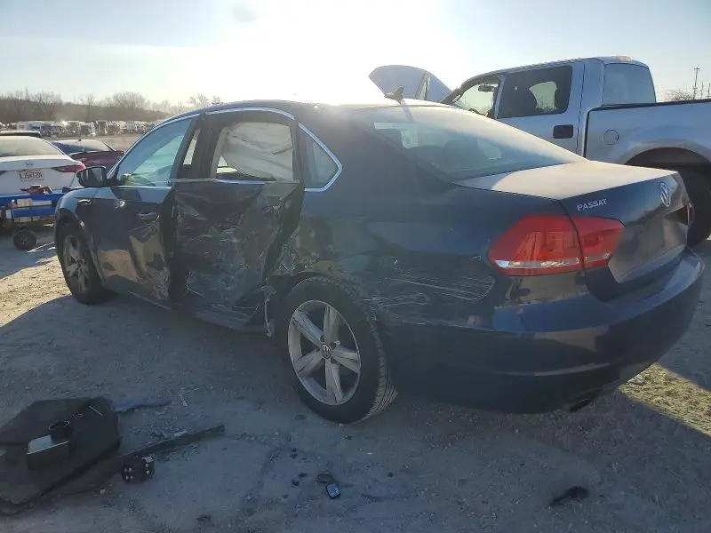 2013 VOLKSWAGEN PASSAT SE  