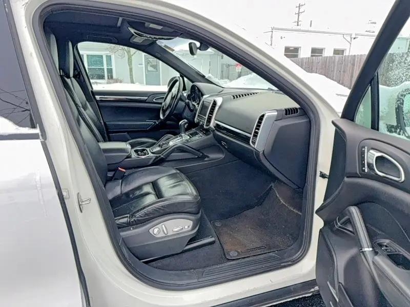 2011 PORSCHE CAYENNE   