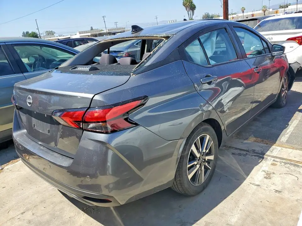 2025 NISSAN VERSA SV  