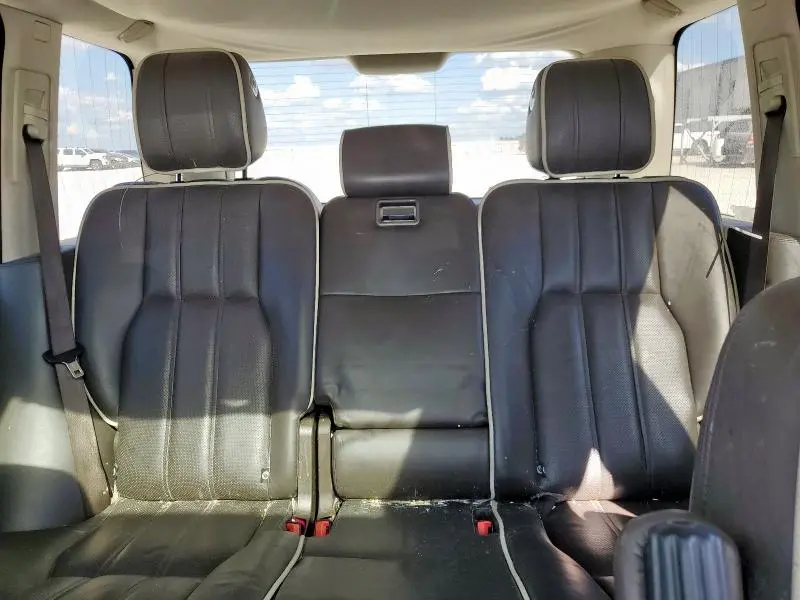 2011 LAND ROVER RANGE ROVER HSE LUXURY  