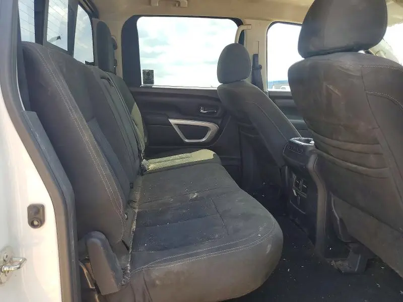2017 NISSAN TITAN SV  