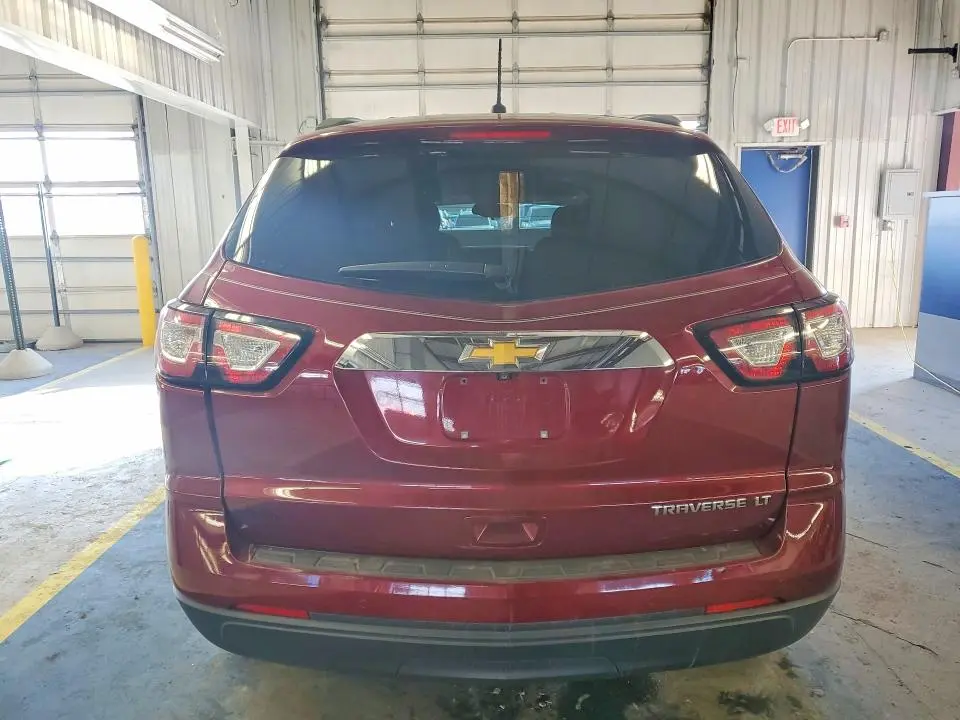 2015 CHEVROLET TRAVERSE LT  