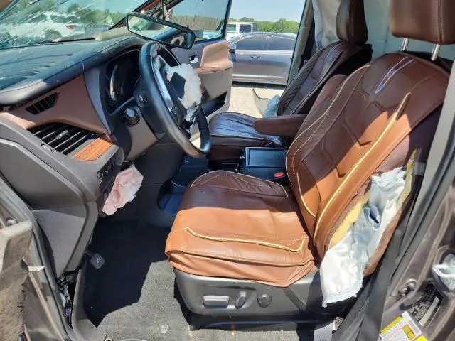 2017 TOYOTA SIENNA LIMITED PREMIUM 7-PASSENGER  
