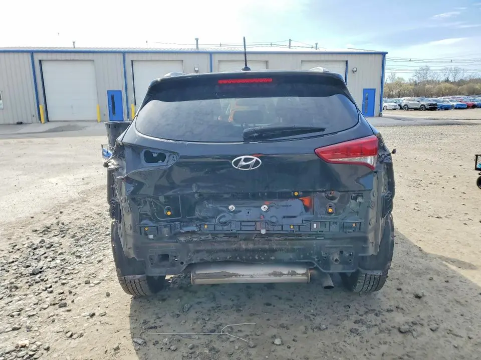 2017 HYUNDAI TUCSON SE  