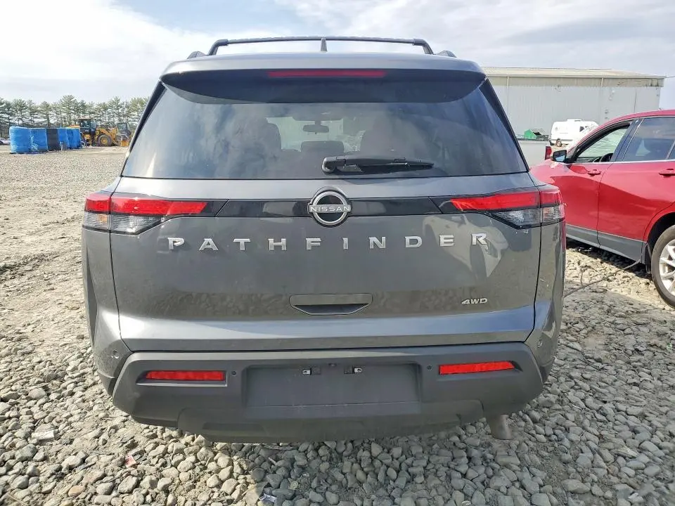 2025 NISSAN PATHFINDER SV  