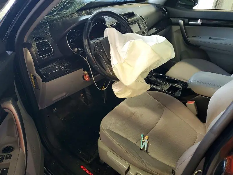 2014 KIA SORENTO LX  