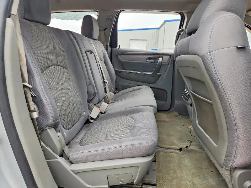 2014 CHEVROLET TRAVERSE LS  