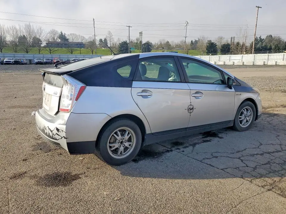 2011 TOYOTA PRIUS TWO  