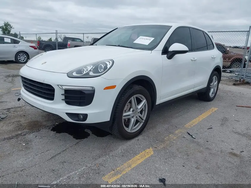 2016 PORSCHE CAYENNE  