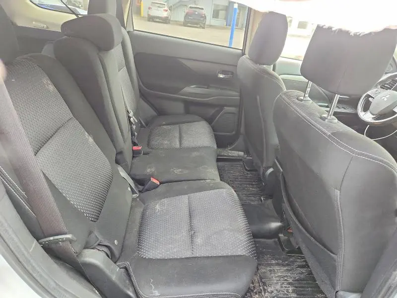 2018 MITSUBISHI OUTLANDER SE  