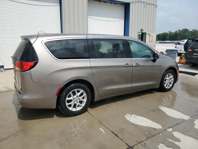 2017 CHRYSLER PACIFICA LX  