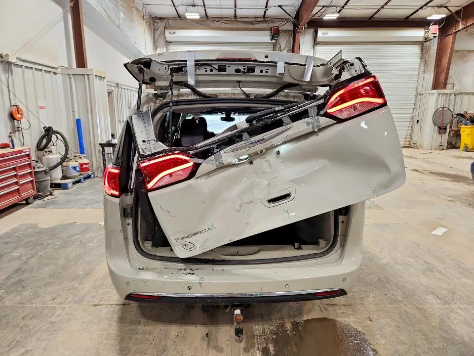 2019 CHRYSLER PACIFICA TOURING L PLUS  