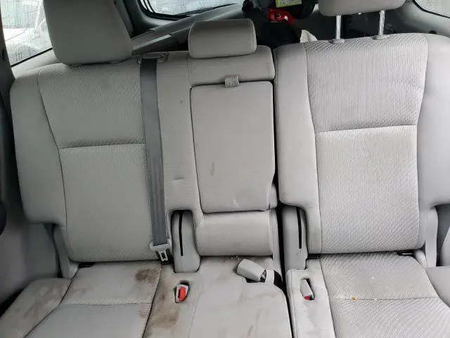 2017 TOYOTA HIGHLANDER LE  