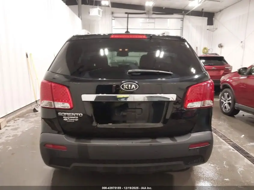 2011 KIA SORENTO LX