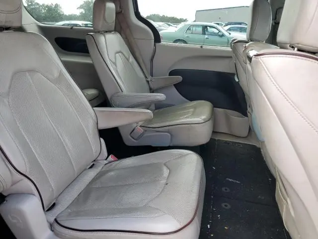 2017 CHRYSLER PACIFICA LIMITED  