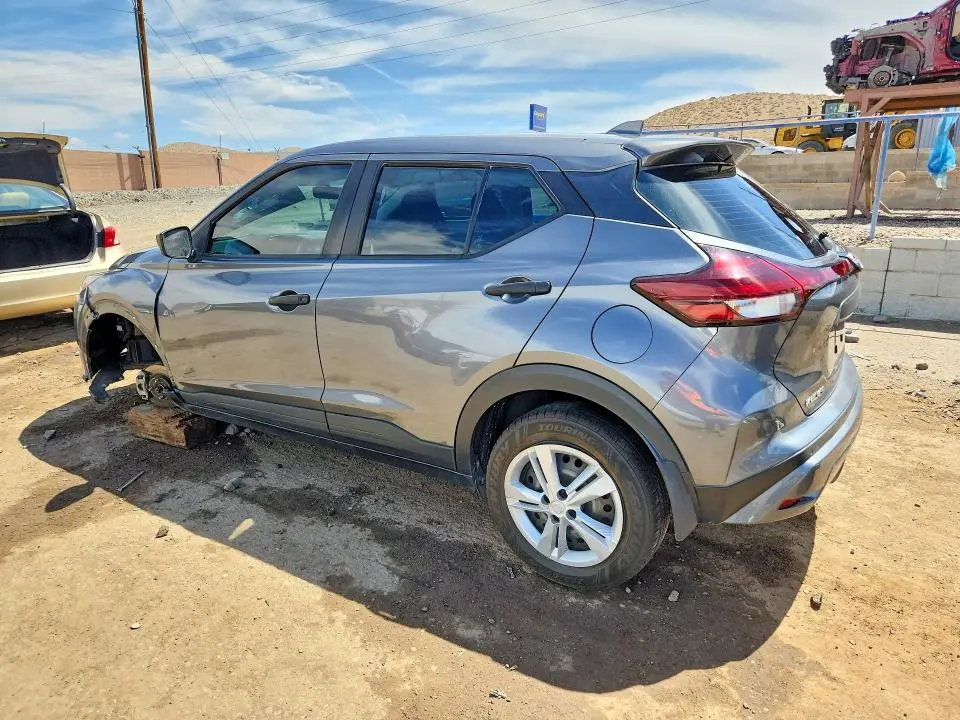 2022 NISSAN KICKS S  