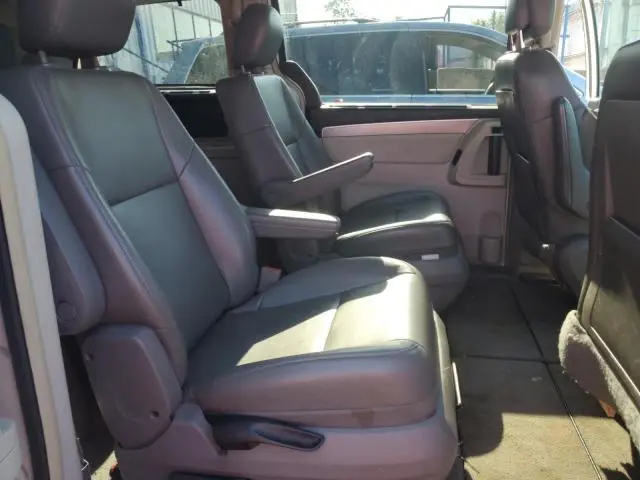 2011 VOLKSWAGEN ROUTAN SE  