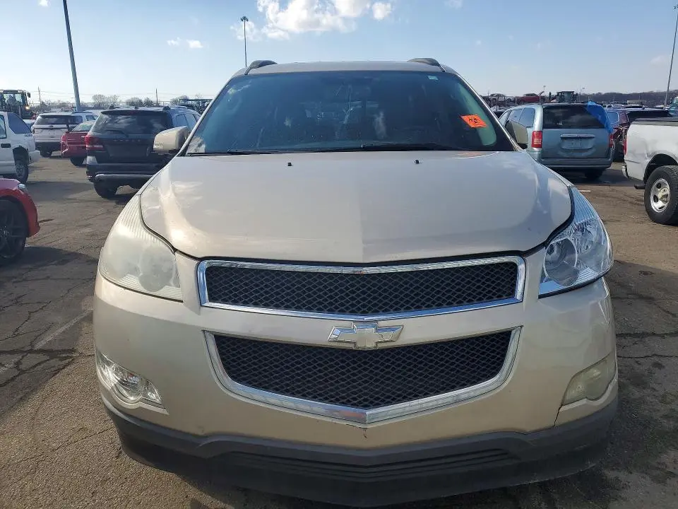 2011 CHEVROLET TRAVERSE LT  