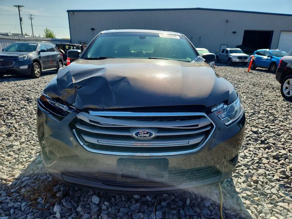 2015 FORD TAURUS SE  