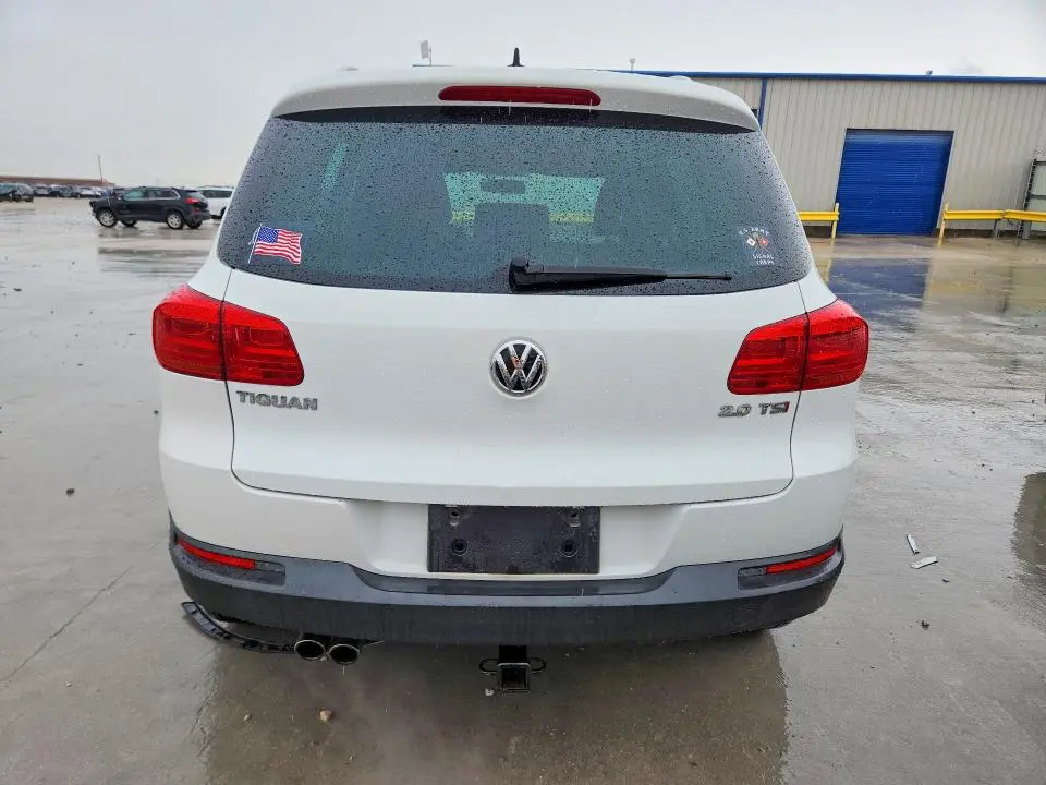 2015 VOLKSWAGEN TIGUAN S  