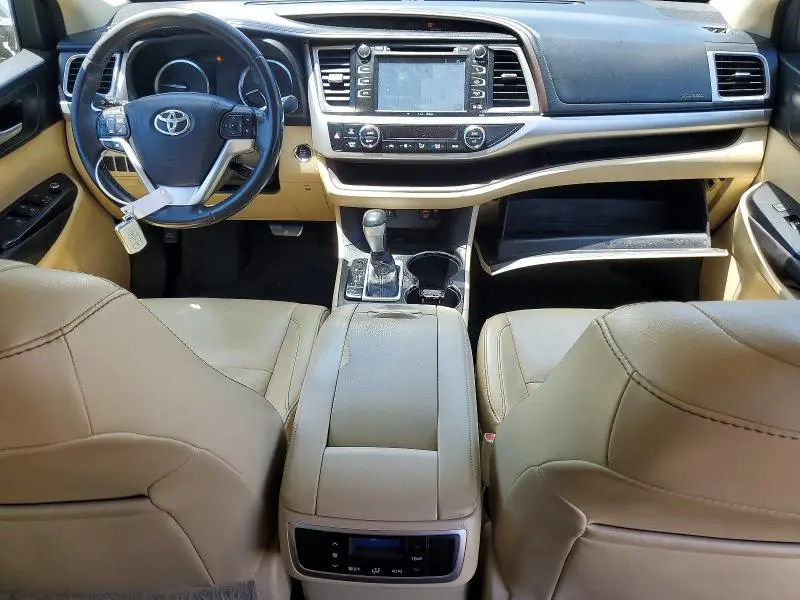 2016 TOYOTA HIGHLANDER XLE  