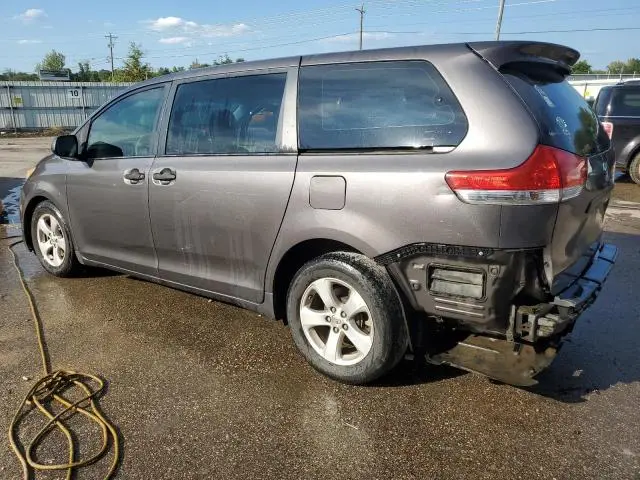 2013 TOYOTA SIENNA   