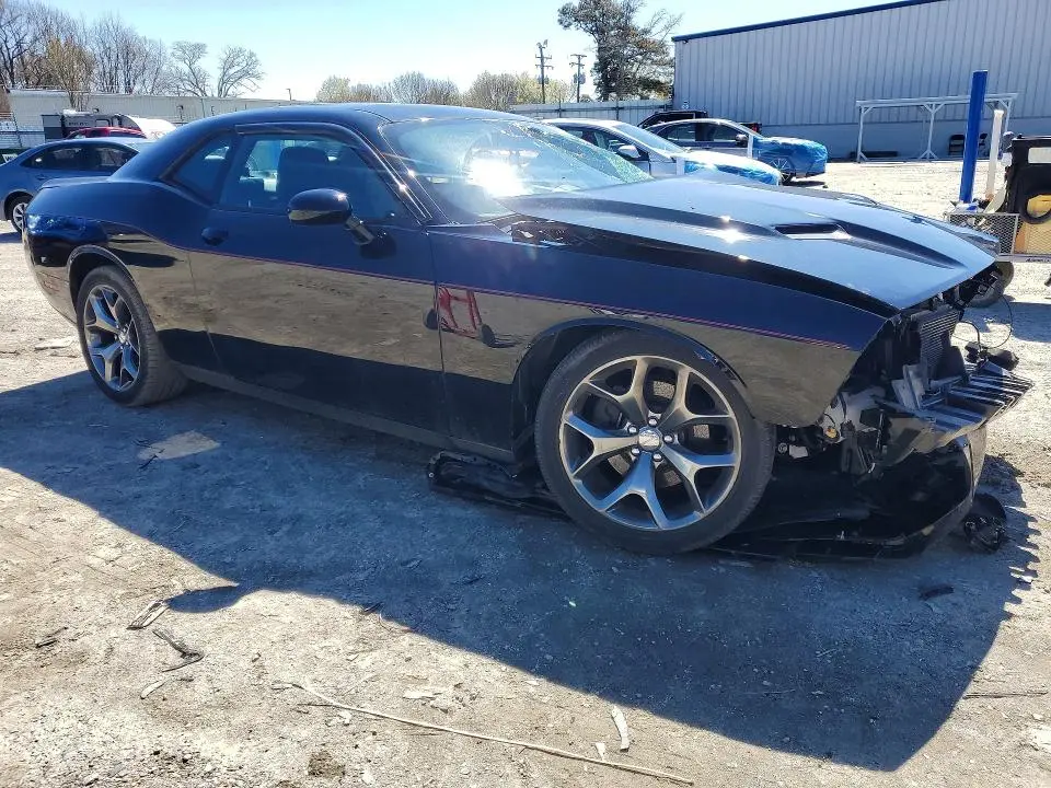 2016 DODGE CHALLENGER SXT  