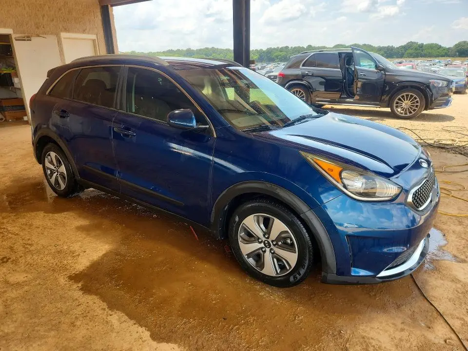 2019 KIA NIRO LX  