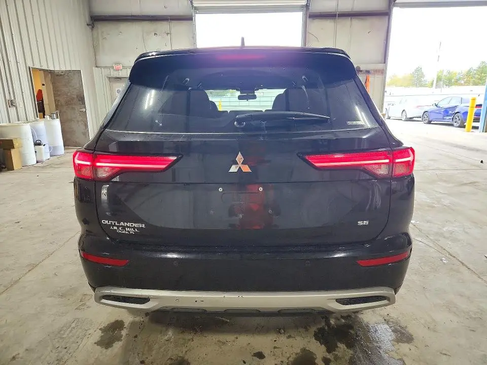 2022 MITSUBISHI OUTLANDER SE  