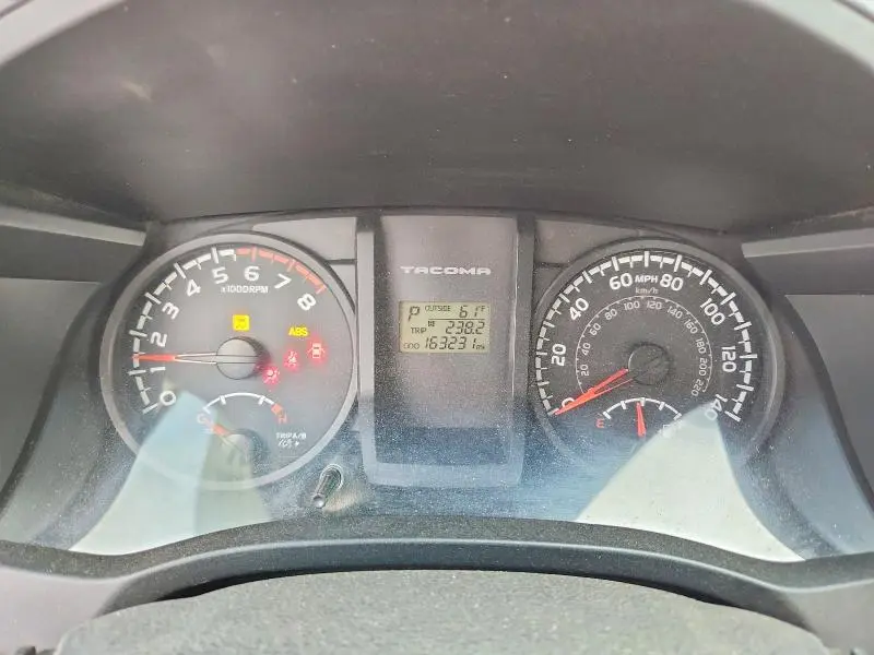 2017 TOYOTA TACOMA SR  