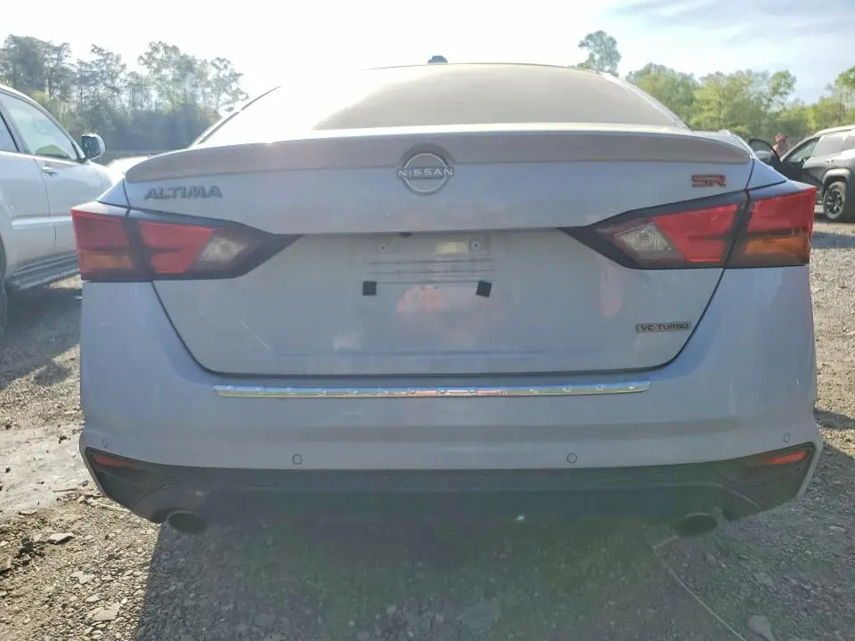 2023 NISSAN ALTIMA SR  