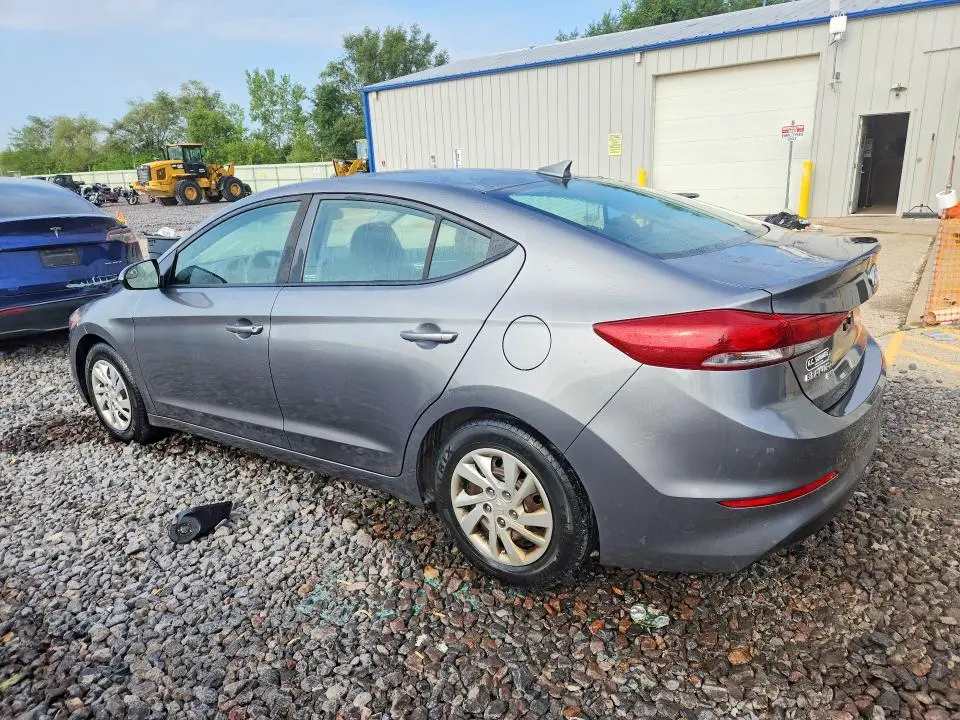 2018 HYUNDAI ELANTRA SE  