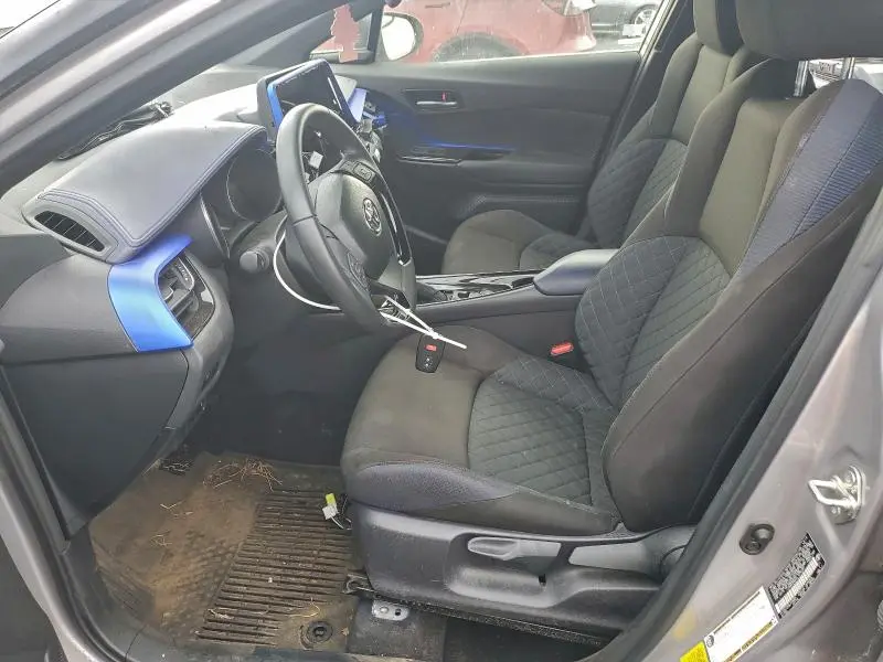 2020 TOYOTA C-HR XLE  