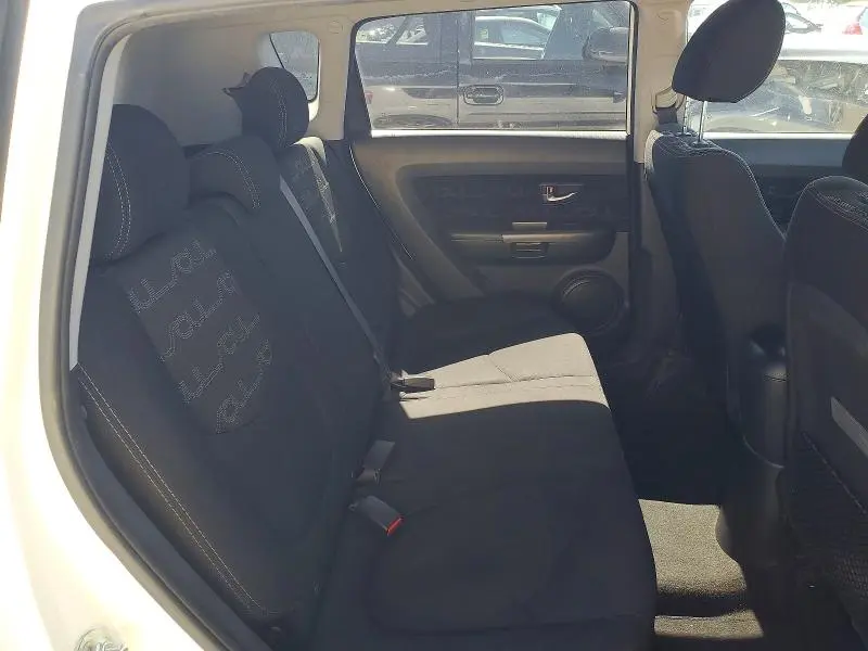 2013 KIA SOUL +  