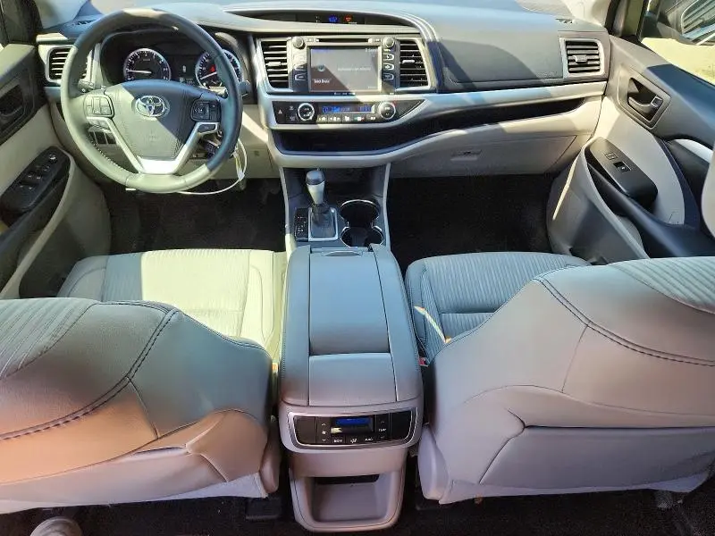 2016 TOYOTA HIGHLANDER LE PLUS  
