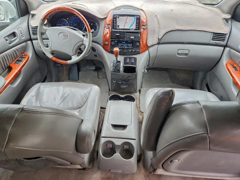 2010 TOYOTA SIENNA XLE  