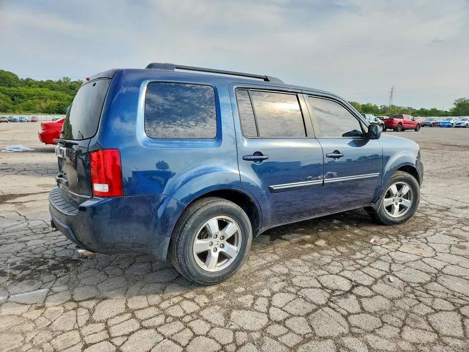 2011 HONDA PILOT EXLN  