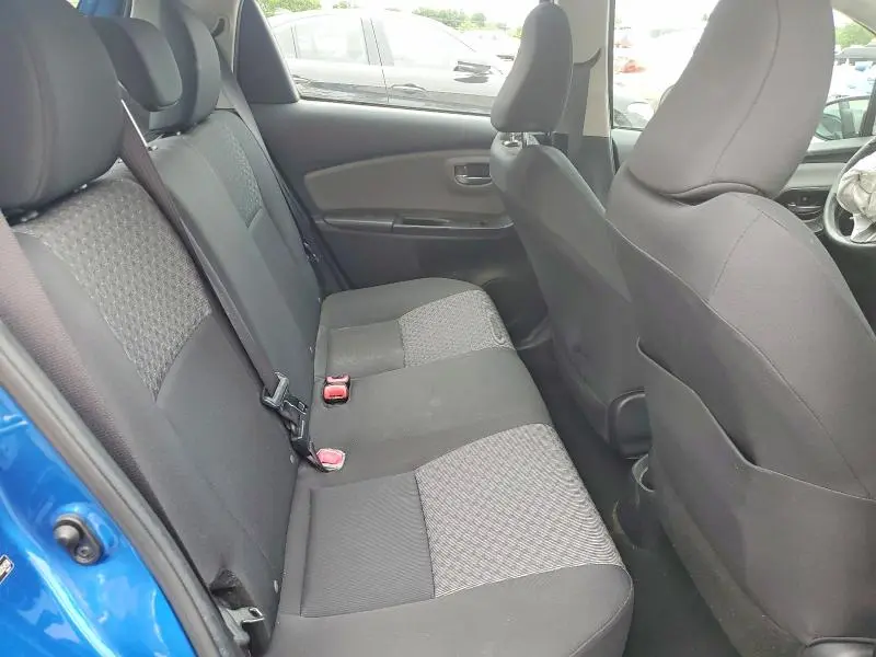 2015 TOYOTA YARIS 5-DOOR LE  