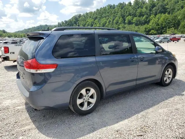 2014 TOYOTA SIENNA LE  