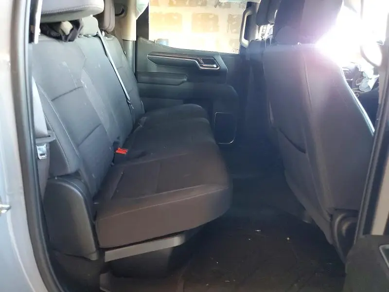 2024 CHEVROLET SILVERADO K1500 LT  